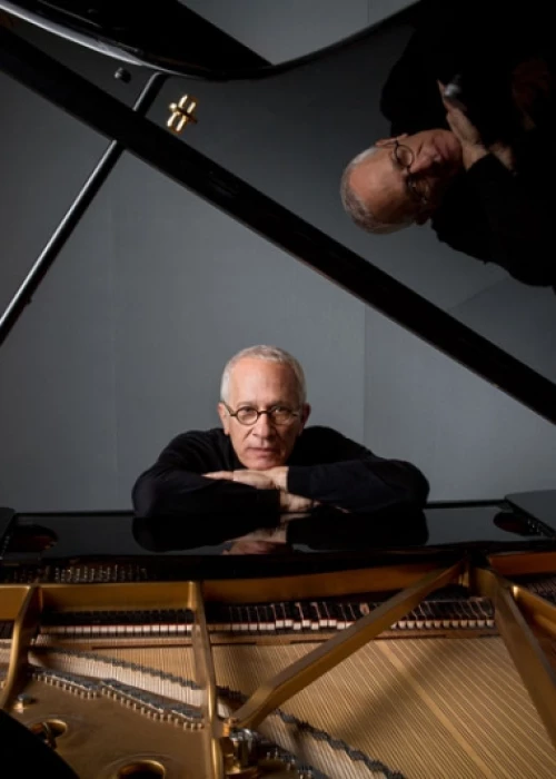 (James NEWTON HOWARD)