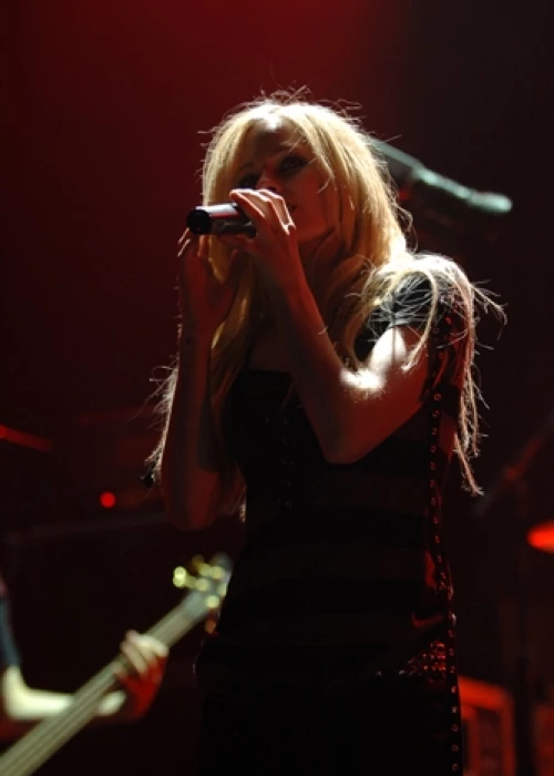Avril LAVIGNE (1ère partie : Kinito)