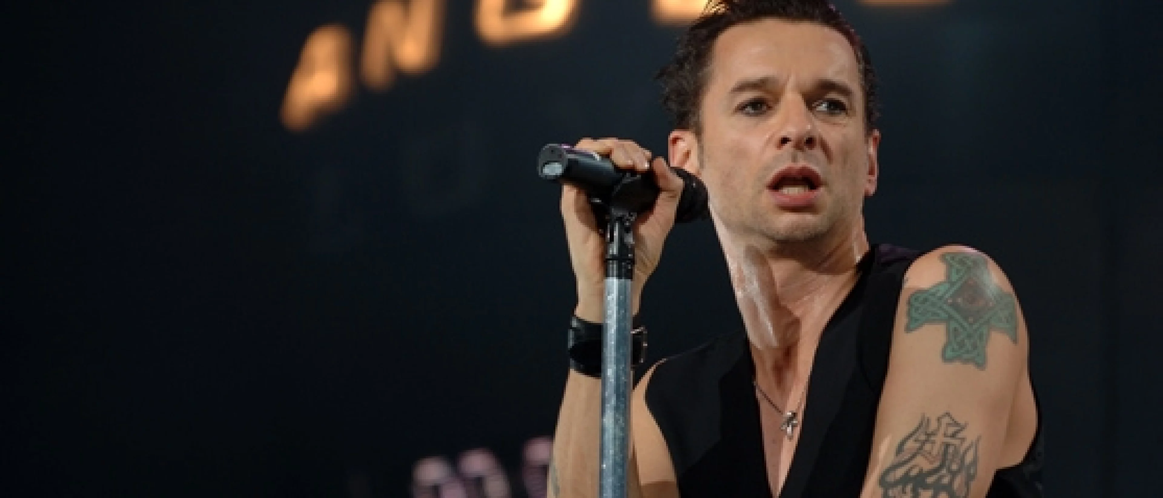 DEPECHE MODE (1ère partie : The Bravery)