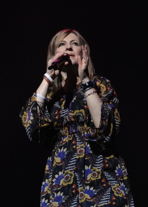 Darlene  ZSCHECH & Hillsongs (1ère partie : Gilbert & Band)