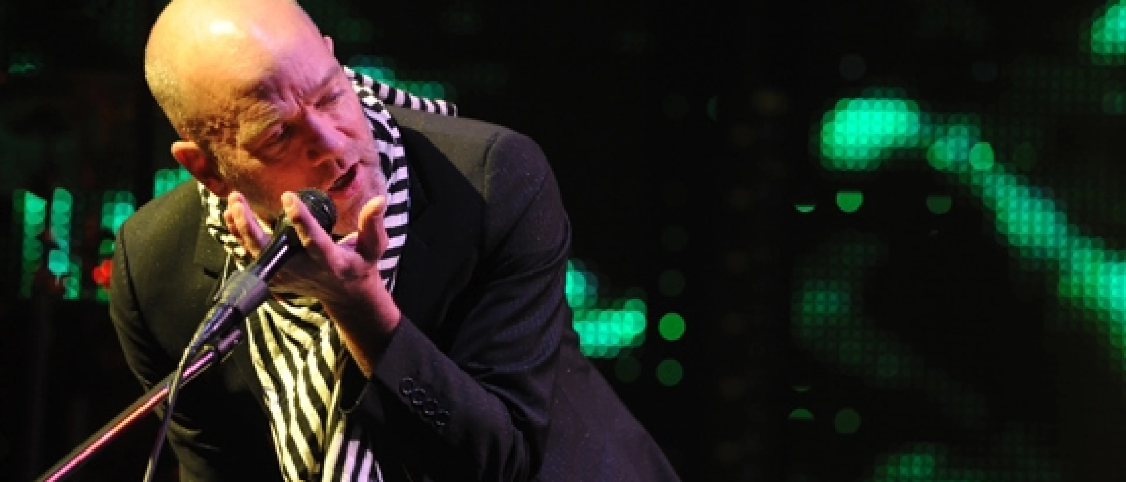 R.E.M. (1ère partie : We Are Scientists)