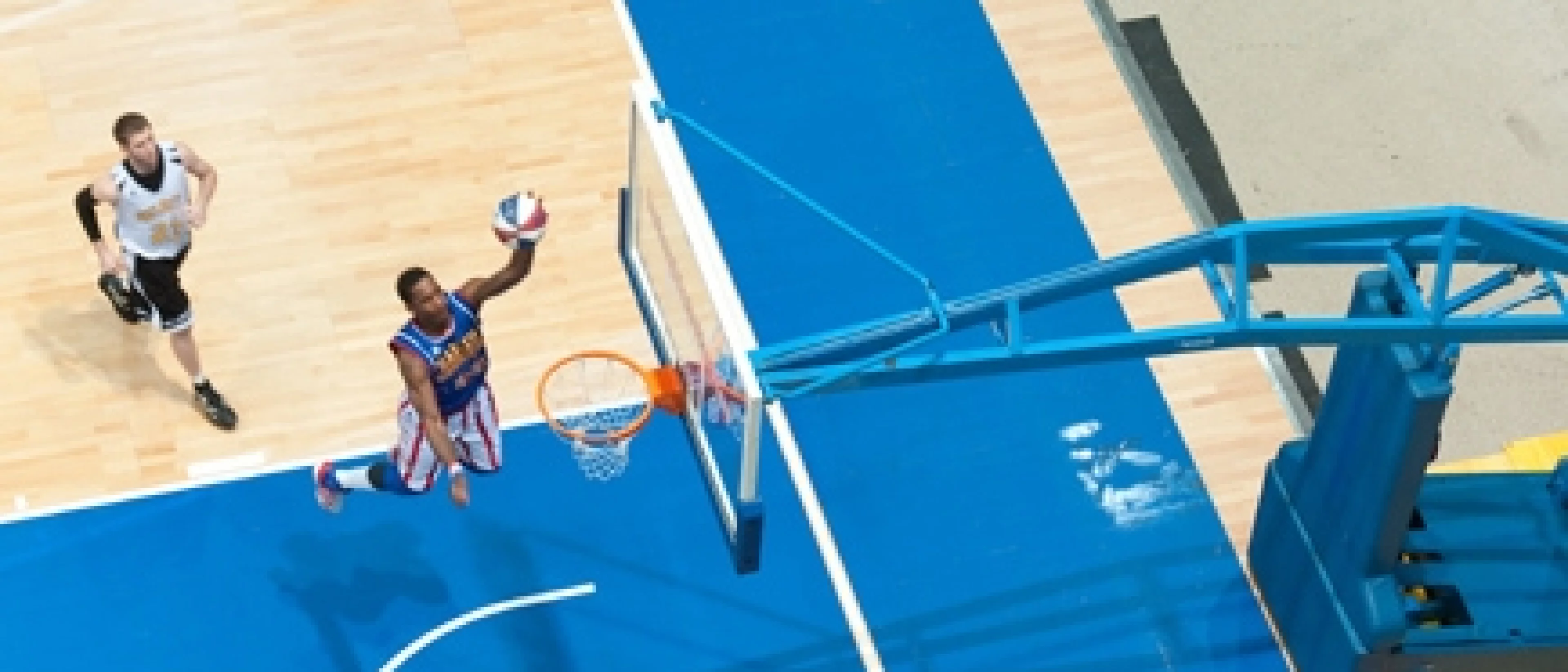 THE HARLEM GLOBETROTTERS