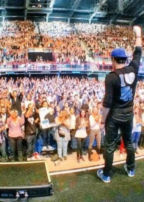 Kev ADAMS présente "Voilà Voilà" (1ère partie : John Eledjam)